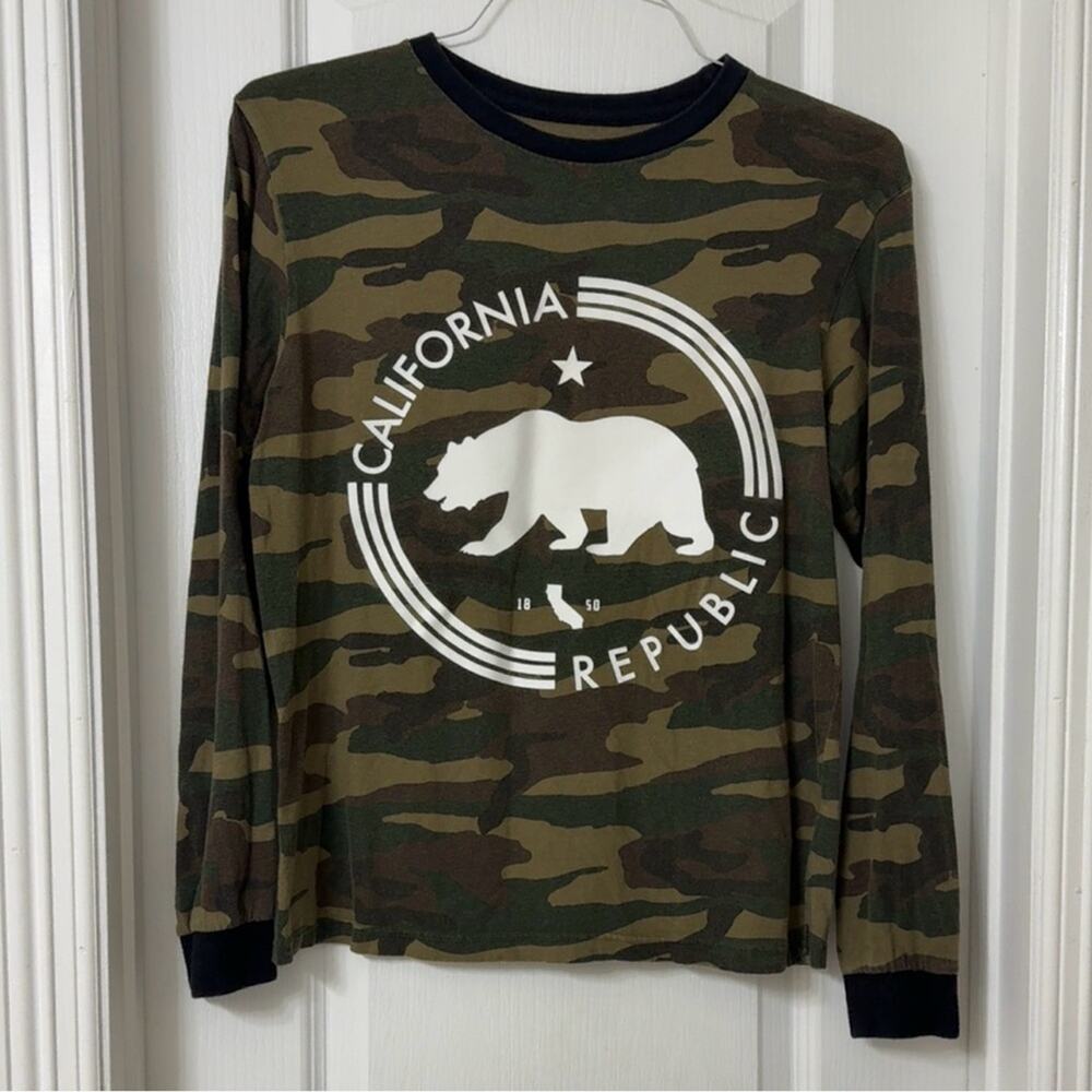 Eighty Eight Brand California Republic Cali Bear Graphic Long Sleeve Camo Size S